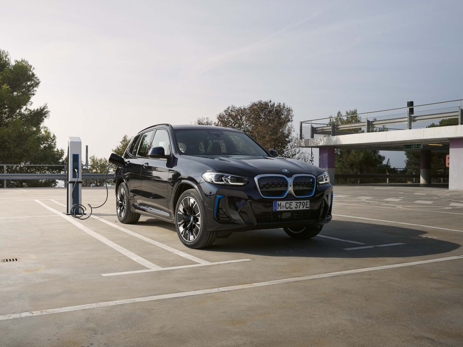 BMW ix3 hos Bilia
