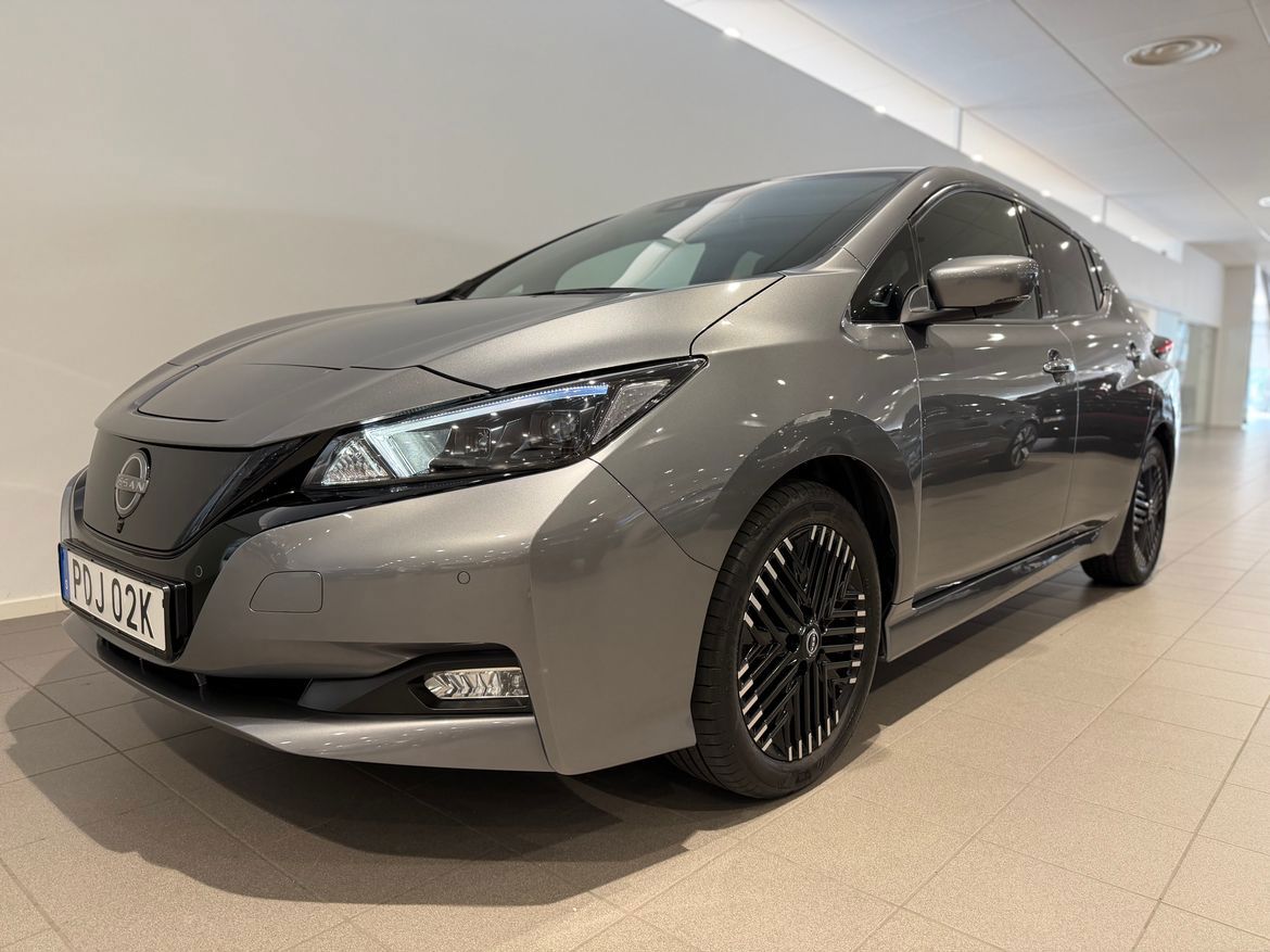 Nissan LEAF 2023