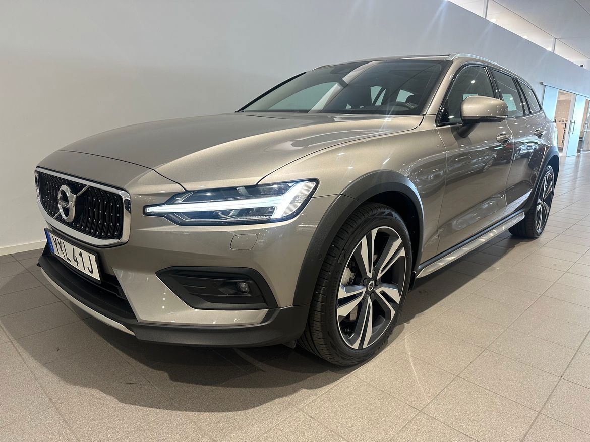 Volvo V60 2022