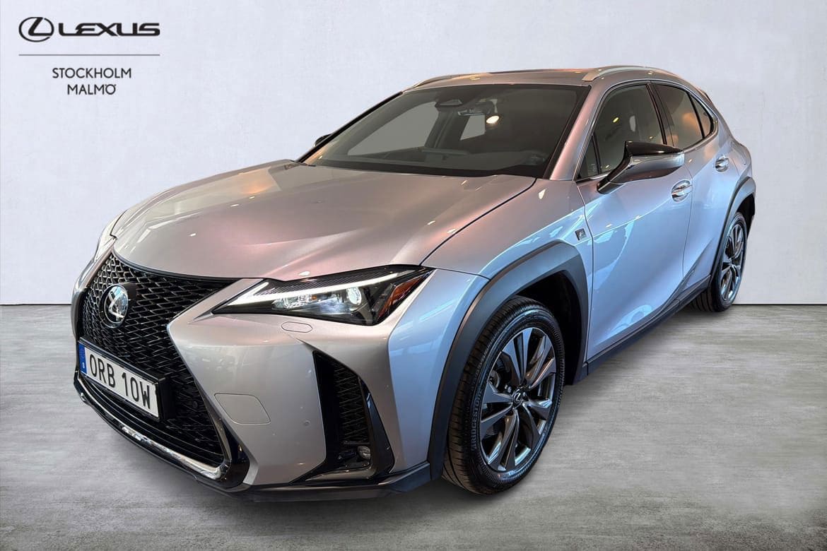 Lexus UX 2025