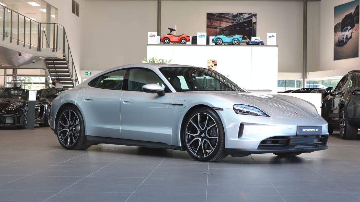 Porsche Taycan 2025