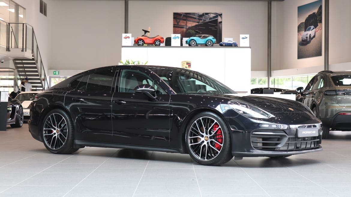 Porsche Panamera 2023