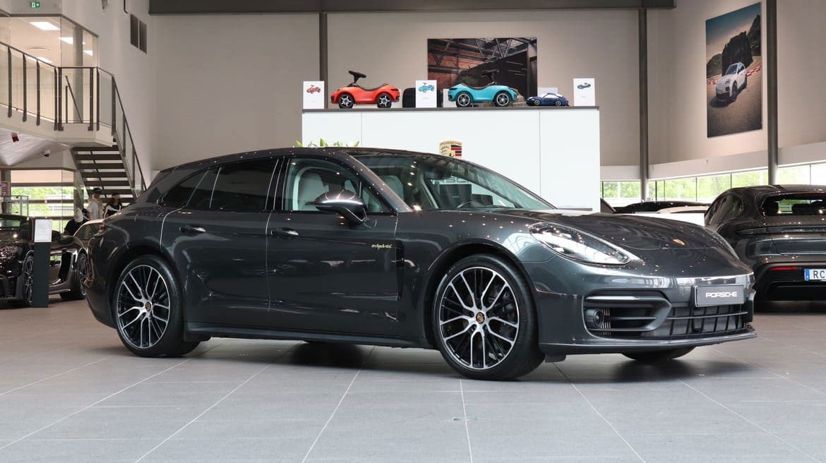İkinci el  Porsche Panamera 4 E-Hybrid