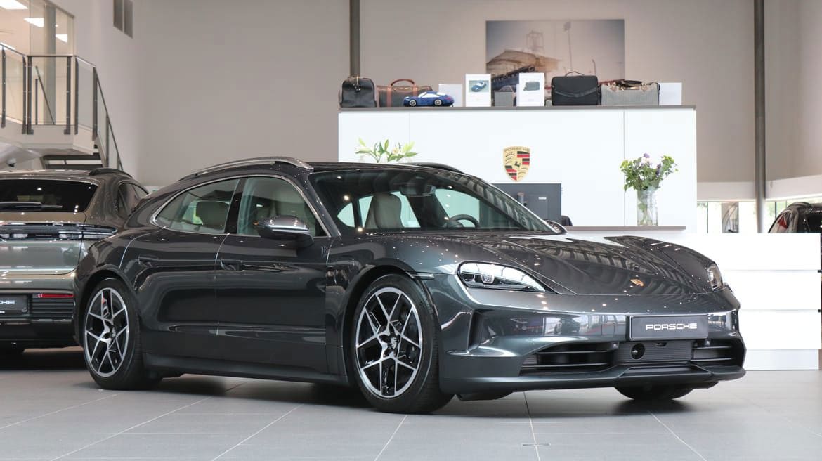 Porsche Taycan 2025