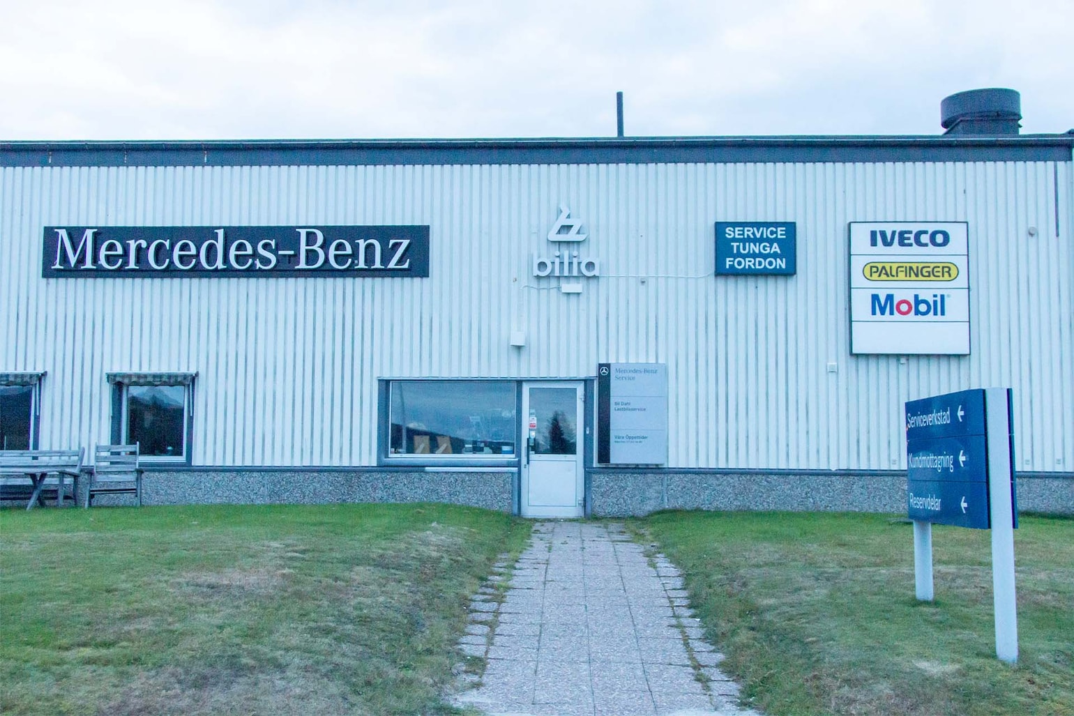 Välkommen till Bilia Överhörnäs Mercedes-Benz trucks Välkommen till Bilia Överhörnäs Mercedes-Benz trucks