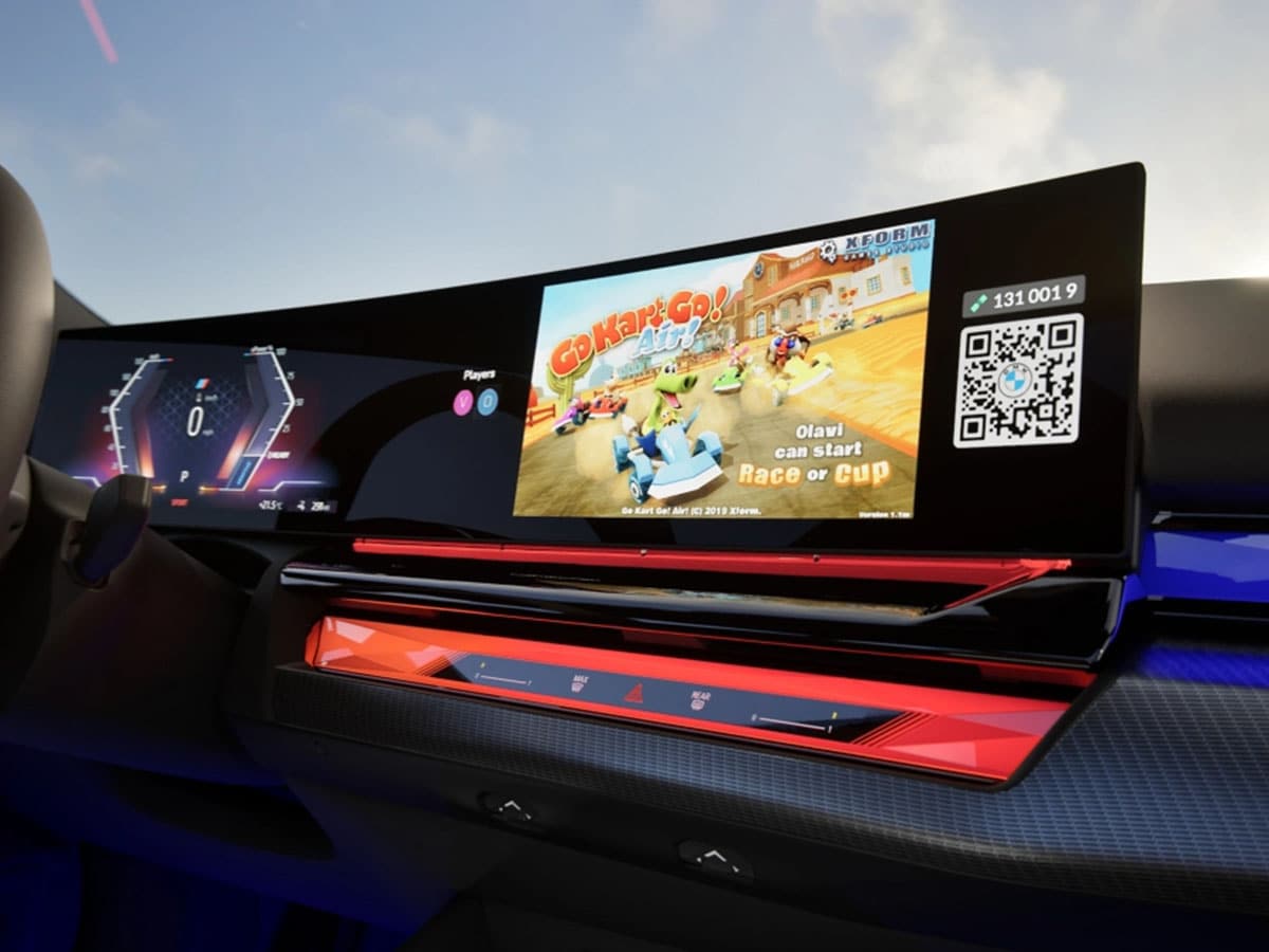 BMW i5 Sedan Curved Display 