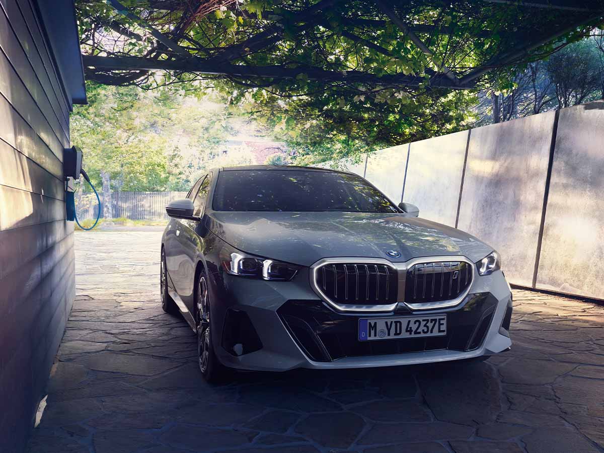 BMW i5 Sedan ikoniska njure