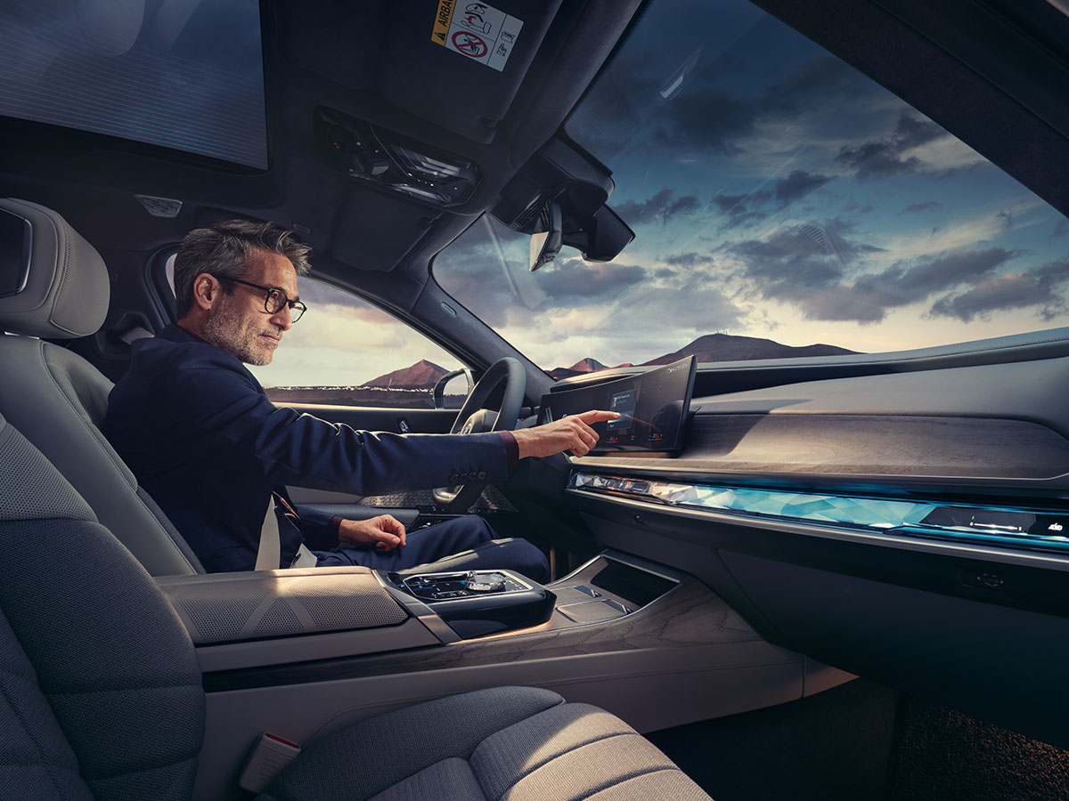 BMW i7