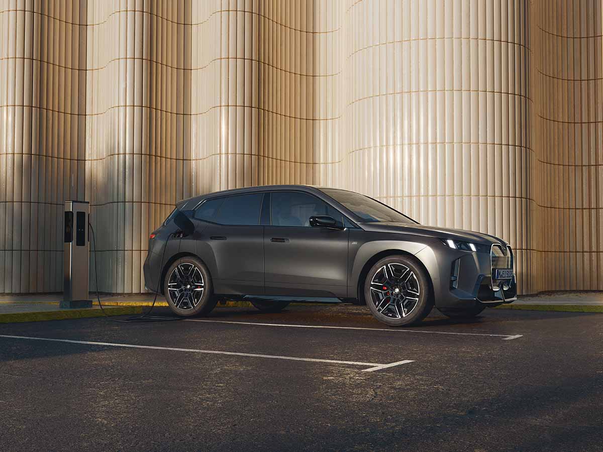 BMW iX