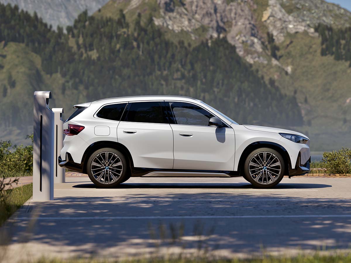 BMW iX1