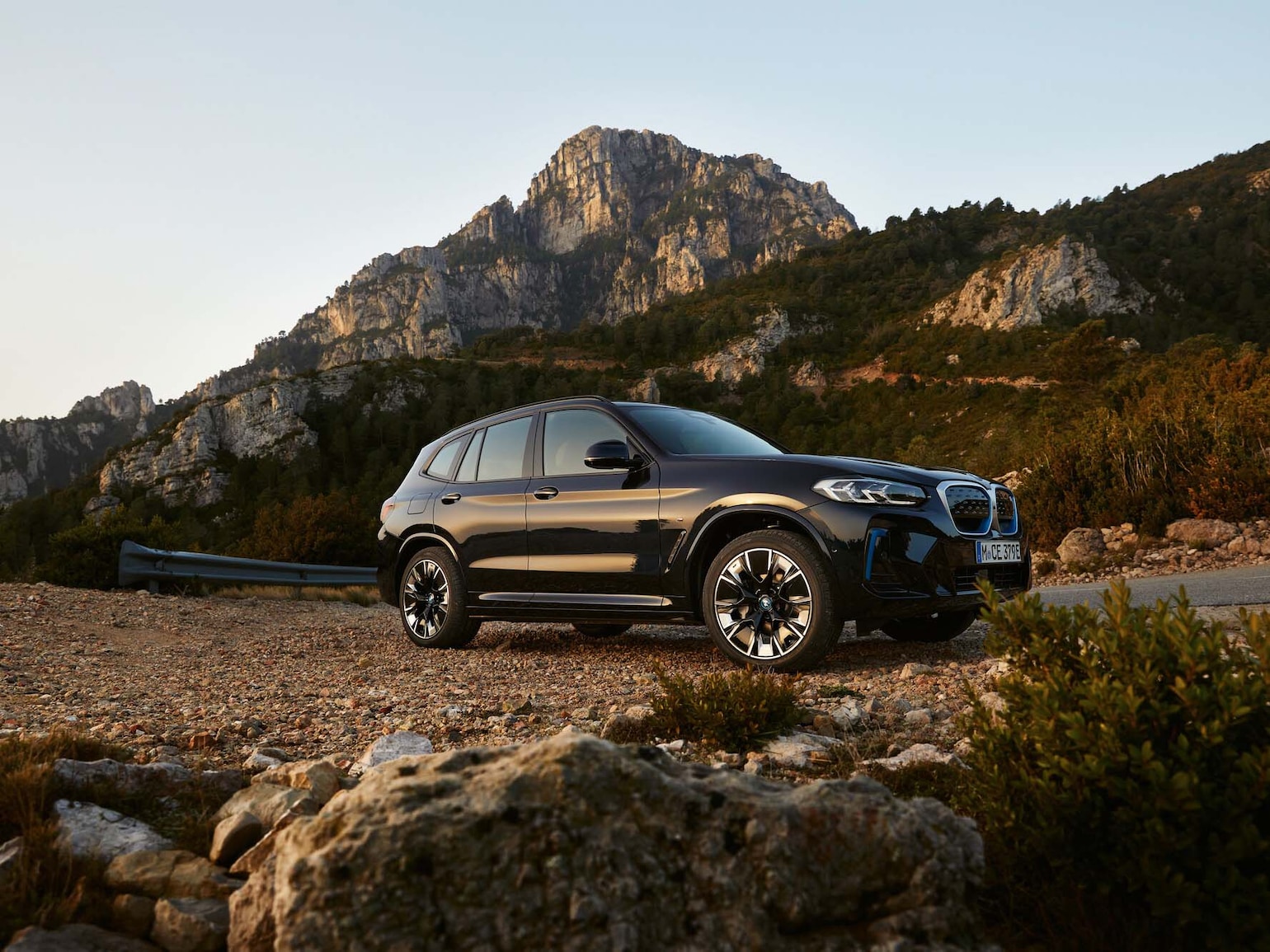 BMW ix3 hos Bilia