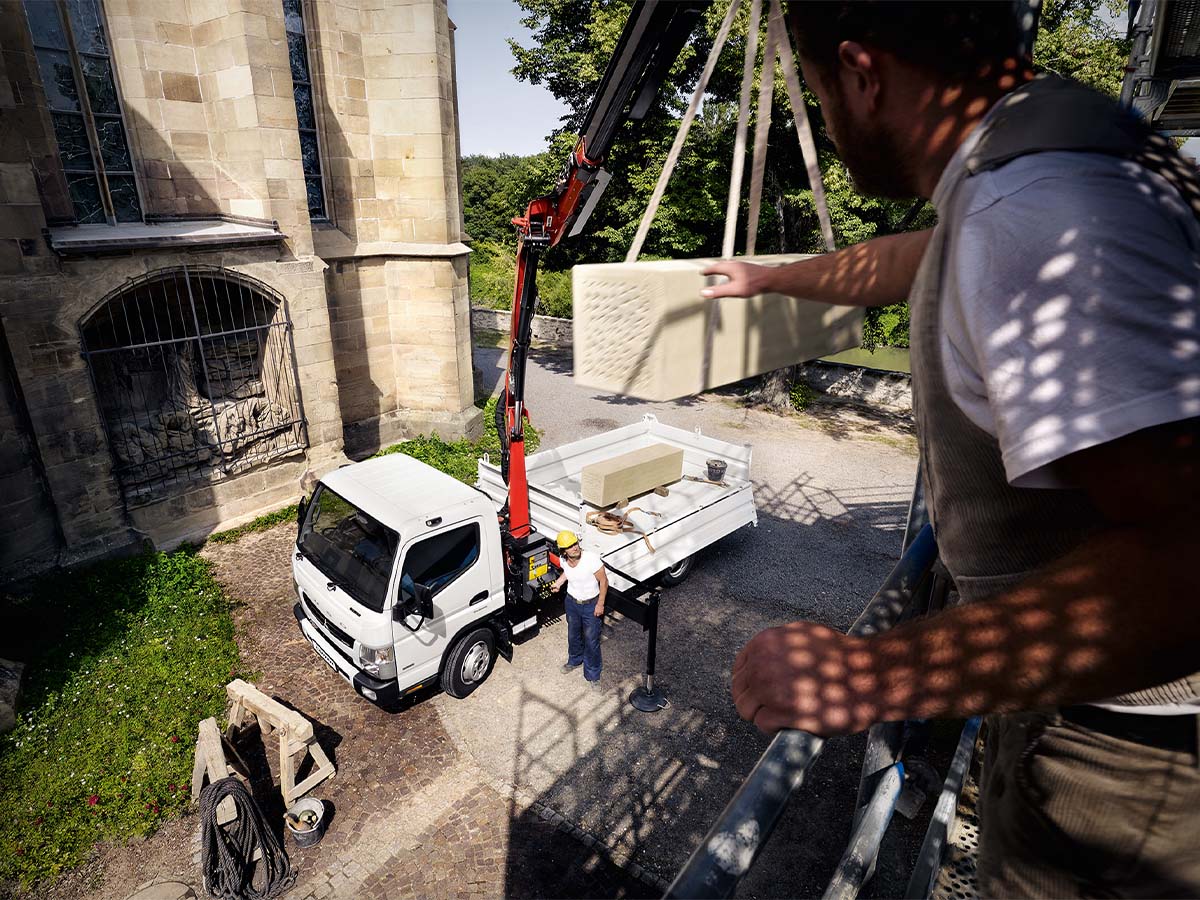 FUSO Canter som lift hos Bilia